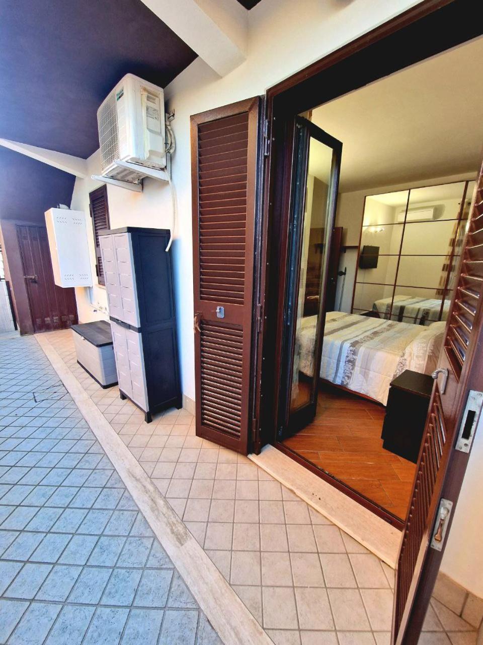 Domus Livio, 7 Min Fco Airport, Free Wifi, Garden Apartment, 2 Tv Hd Fiumicino Exterior foto