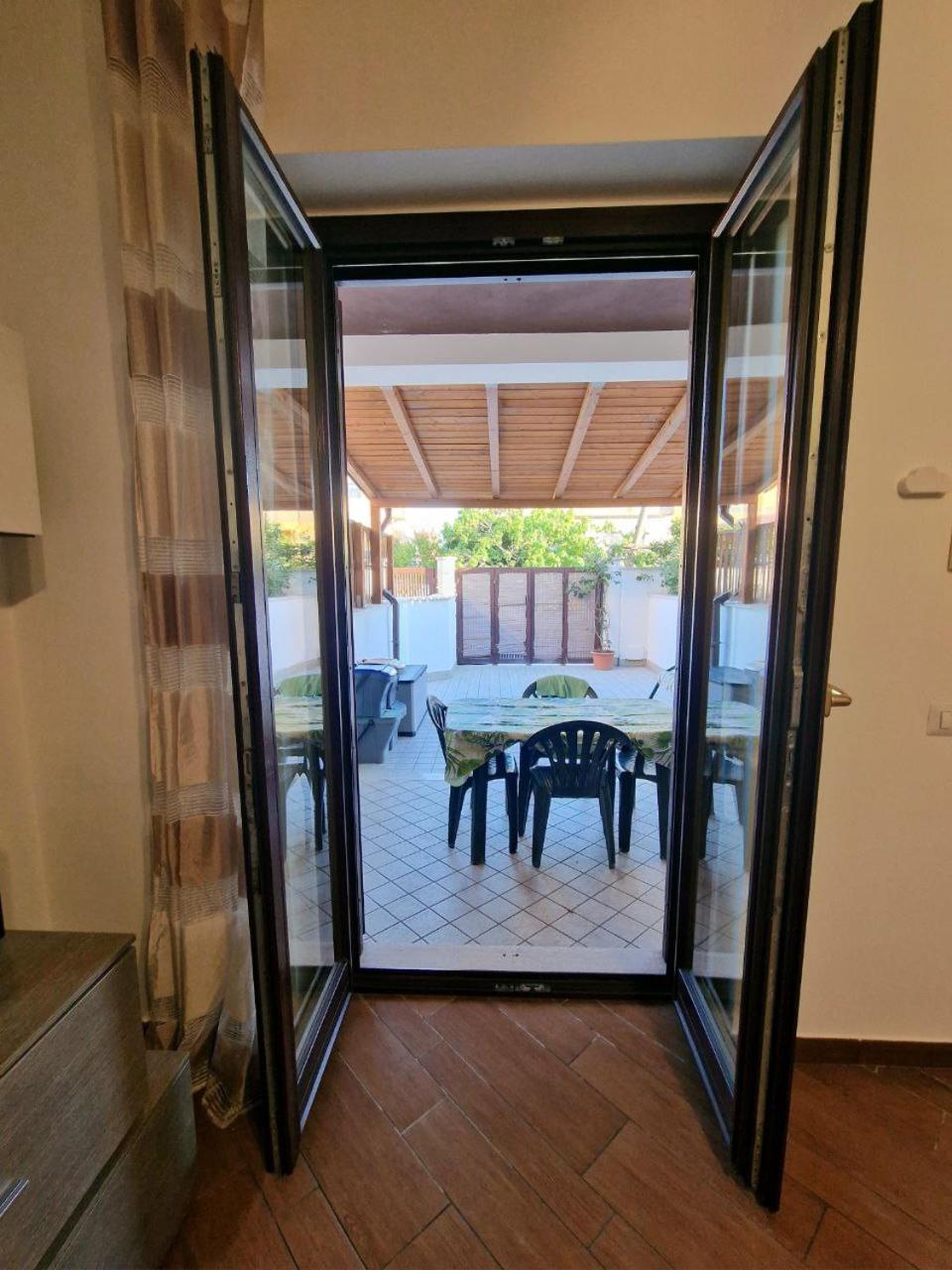 Domus Livio, 7 Min Fco Airport, Free Wifi, Garden Apartment, 2 Tv Hd Fiumicino Exterior foto