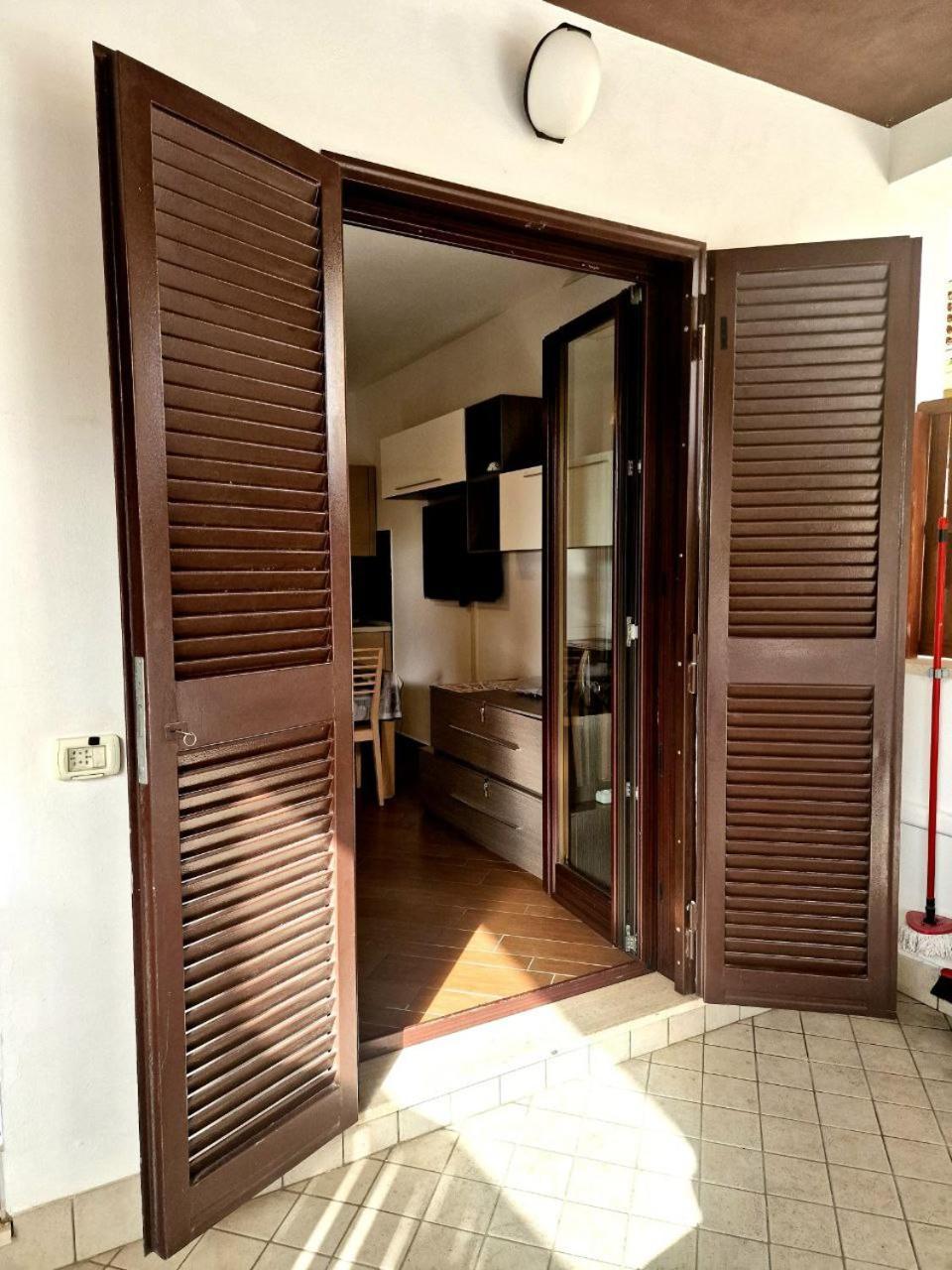 Domus Livio, 7 Min Fco Airport, Free Wifi, Garden Apartment, 2 Tv Hd Fiumicino Exterior foto