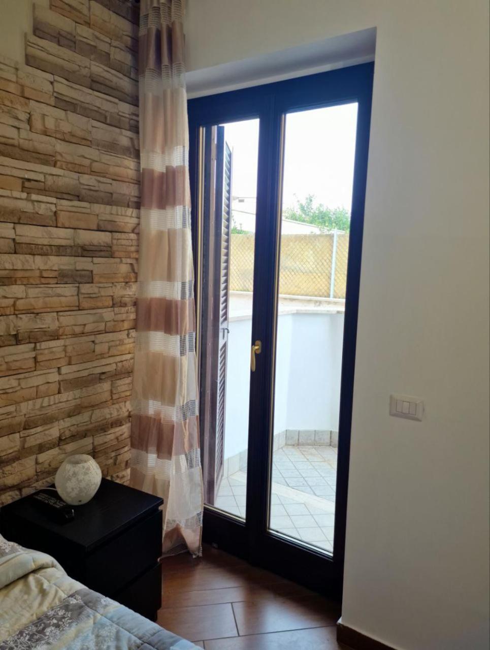 Domus Livio, 7 Min Fco Airport, Free Wifi, Garden Apartment, 2 Tv Hd Fiumicino Exterior foto