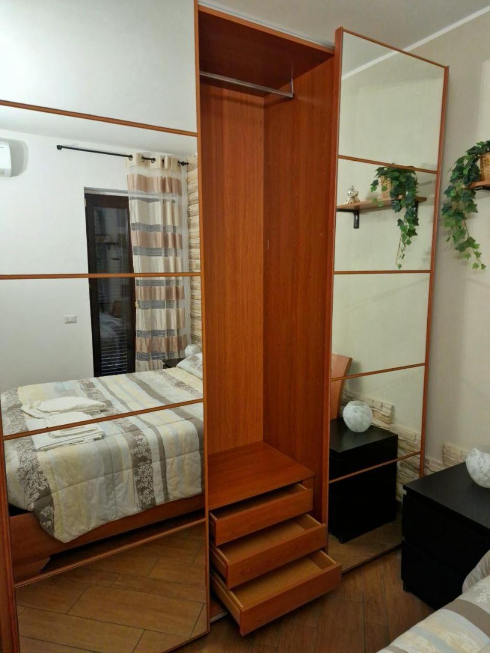Domus Livio, 7 Min Fco Airport, Free Wifi, Garden Apartment, 2 Tv Hd Fiumicino Exterior foto