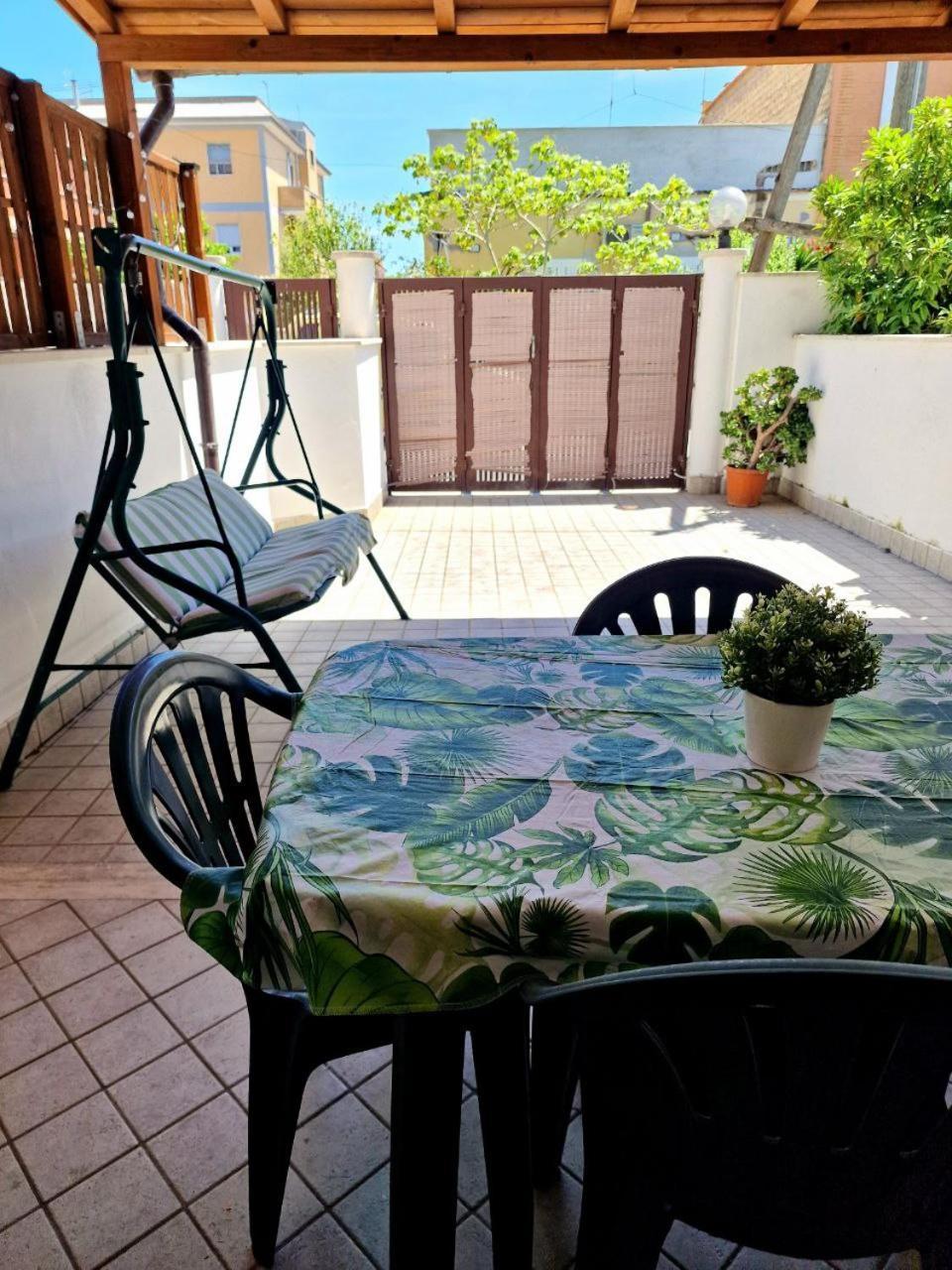 Domus Livio, 7 Min Fco Airport, Free Wifi, Garden Apartment, 2 Tv Hd Fiumicino Exterior foto